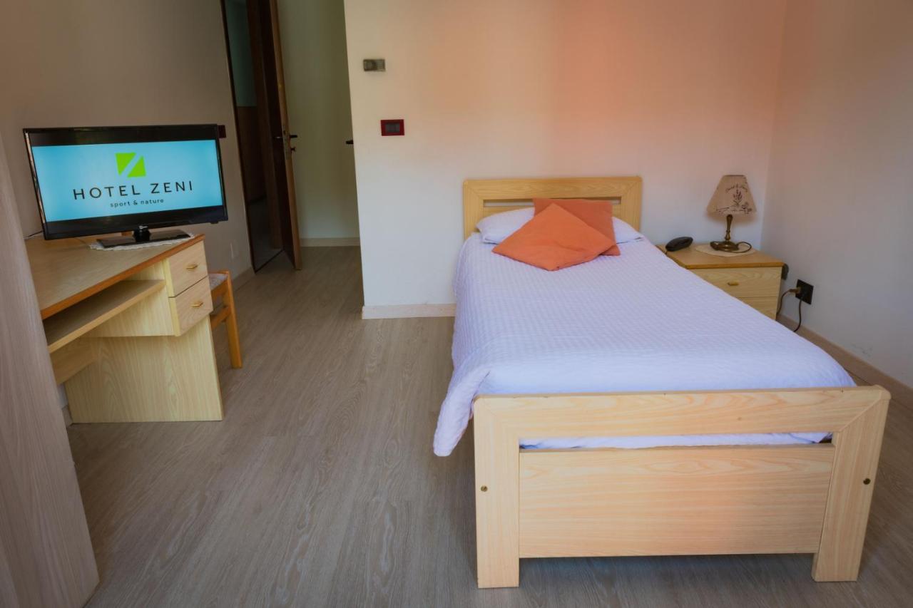 Hotel Zeni Brentonico Eksteriør billede