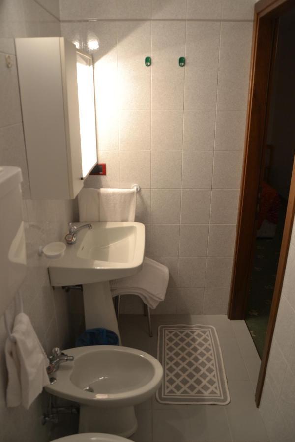 Hotel Zeni Brentonico Eksteriør billede